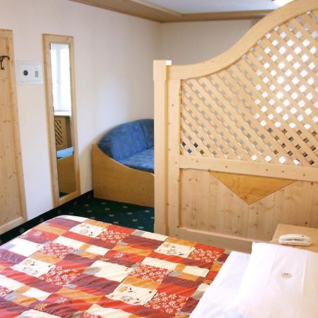 Hotel Cima Dodici ヴィーゴ・ディ・ファッサ エクステリア 写真