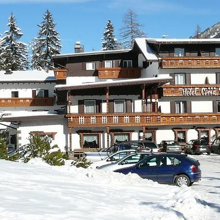 Hotel Cima Dodici ヴィーゴ・ディ・ファッサ エクステリア 写真