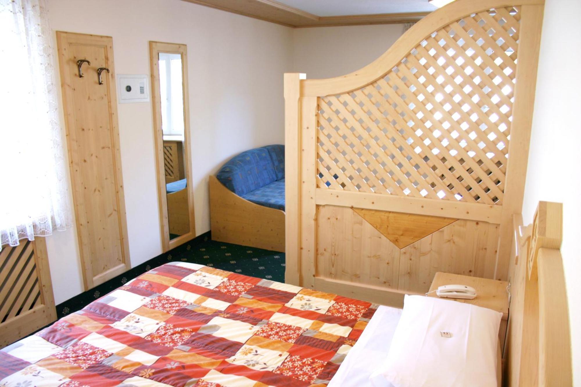 Hotel Cima Dodici ヴィーゴ・ディ・ファッサ エクステリア 写真