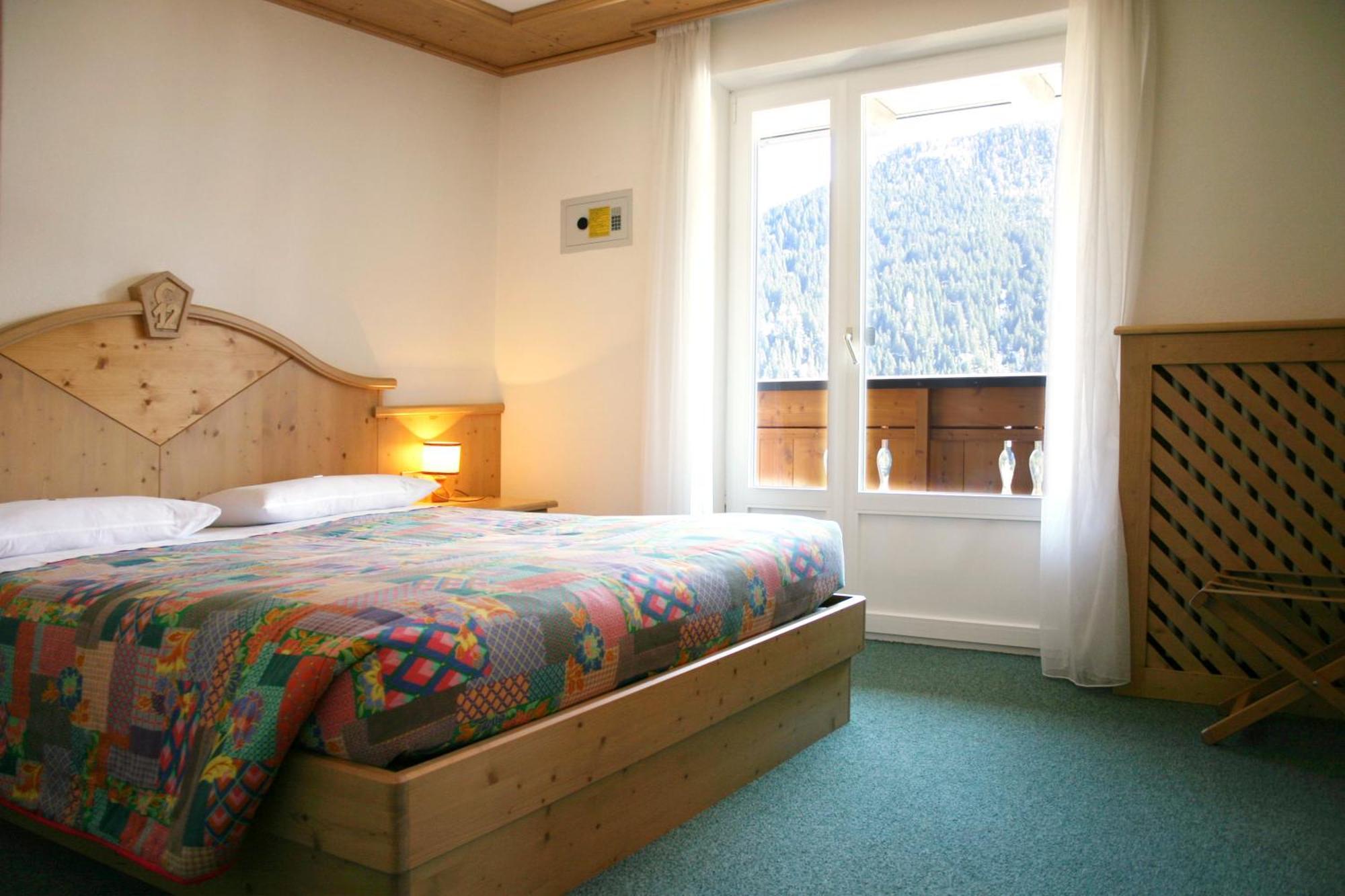 Hotel Cima Dodici ヴィーゴ・ディ・ファッサ エクステリア 写真