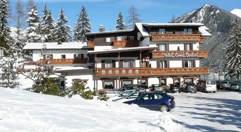 Hotel Cima Dodici ヴィーゴ・ディ・ファッサ エクステリア 写真