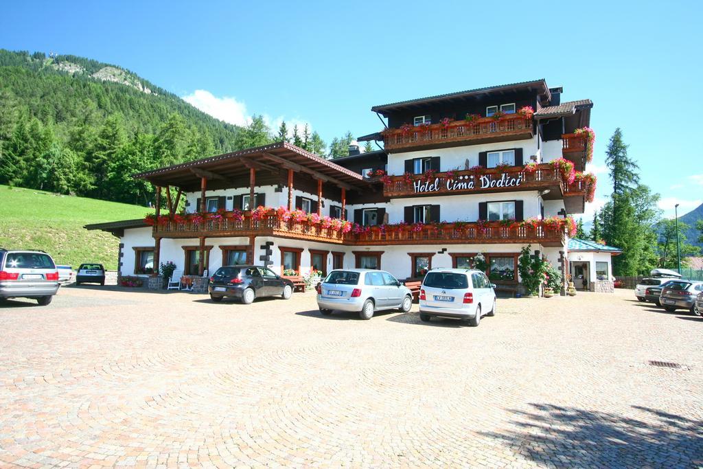 Hotel Cima Dodici ヴィーゴ・ディ・ファッサ エクステリア 写真